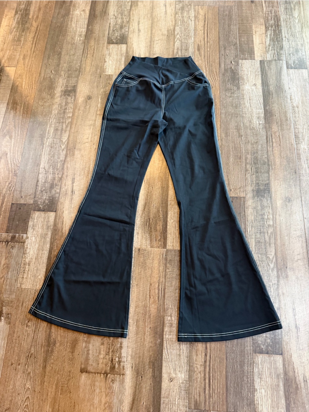 HALARA Black Boot-Cut Flare Leggings with Contrast Stitching Sz xs -29” inseam